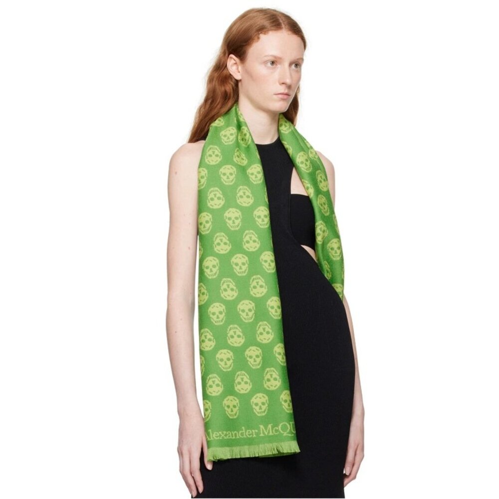 NWOT McQueen Wool Reversible Skull Scarf Kelly Green/Lime Green - Picture 2 of 12